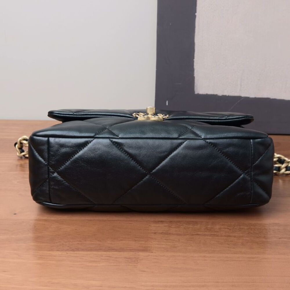 Chanel Women Pre-Loved Bag Very Good Condition - Picture 6 of 6